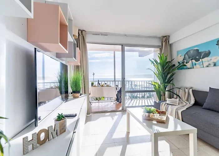 Luxury Terrace And Beachfront Views By Turivida Fuengirola