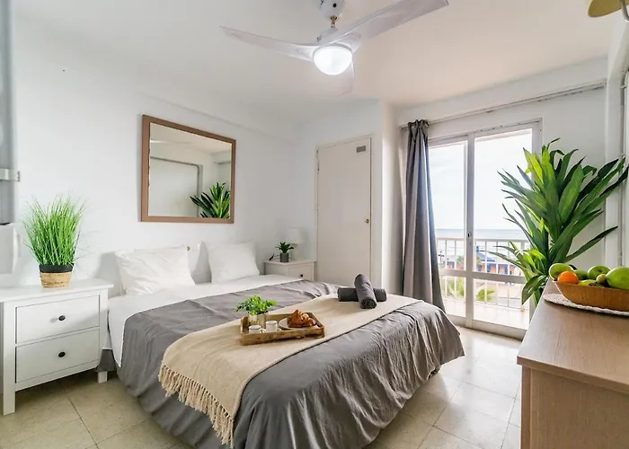 Lejlighed Luxury Terrace And Beachfront Views By Turivida Fuengirola