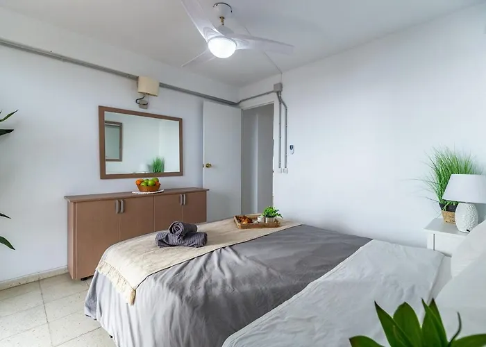 Luxury Terrace And Beachfront Views By Turivida Fuengirola