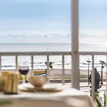 Luxury Terrace & Beachfront By Turivida Apartment Fuengirola