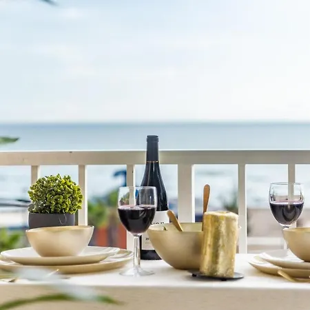 Luxury Terrace & Beachfront By Turivida