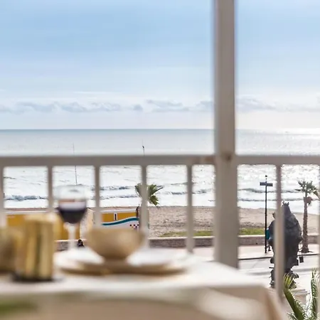 Luxury Terrace & Beachfront By Turivida 아파트 푸엔히롤라